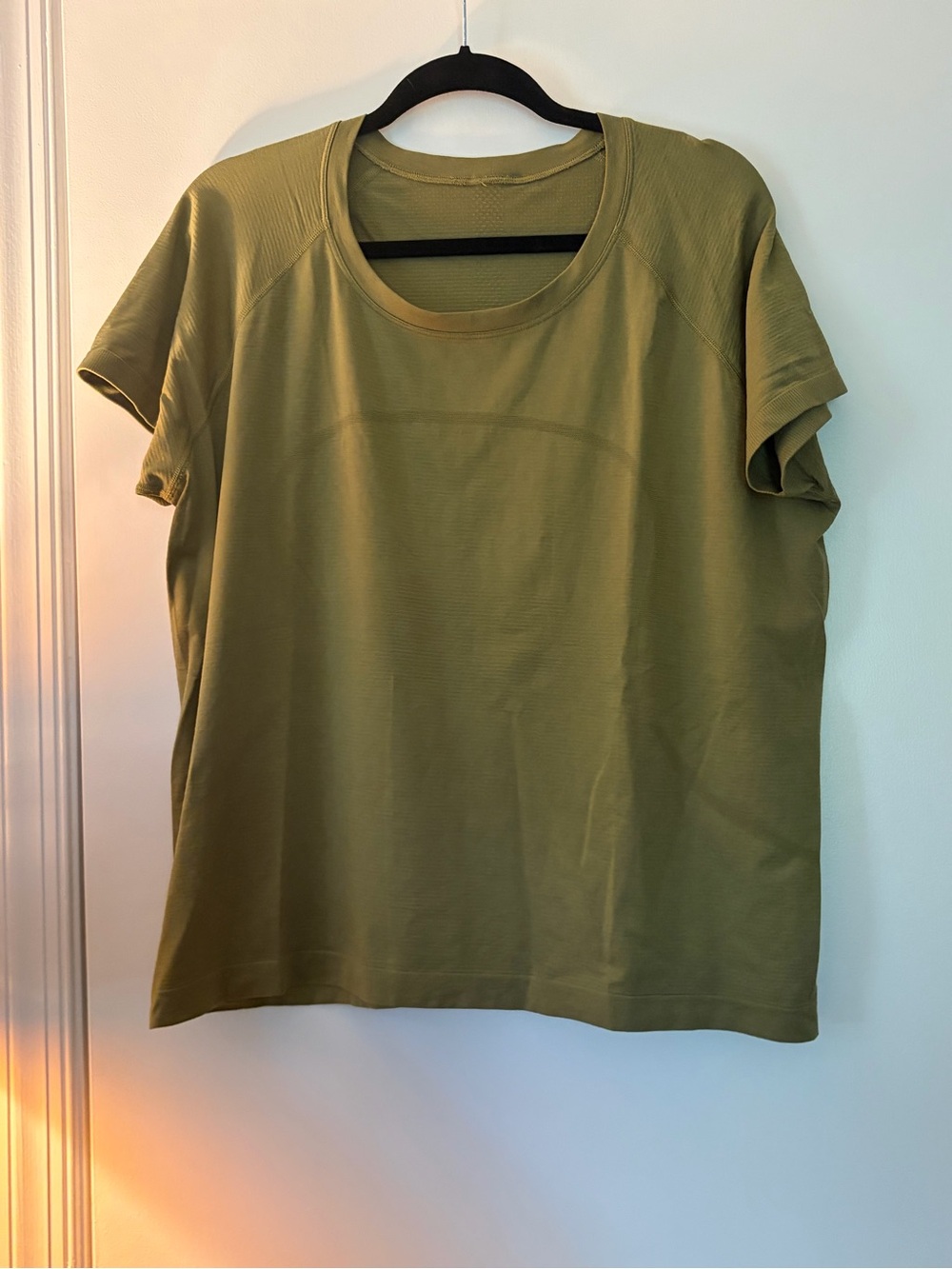 lululemon athletica Olive Green Short Sleeve Crew Tee